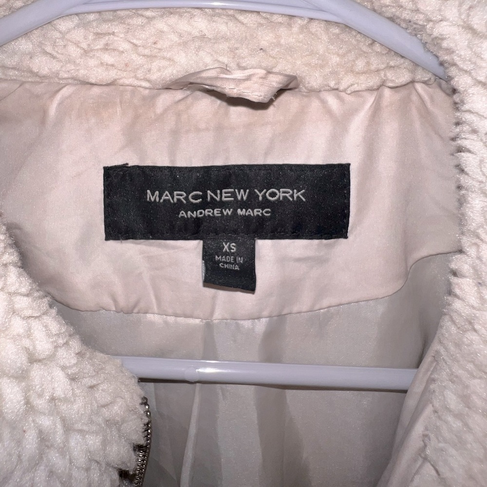 Women’s Fall Jacket - Picture 2 of 3